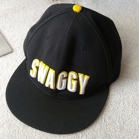 Justin Bieber Swaggy snapback hat - Picture 3 of 8